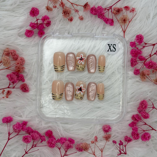 12-Chic Tiger Bloom | Daily Wear Nails