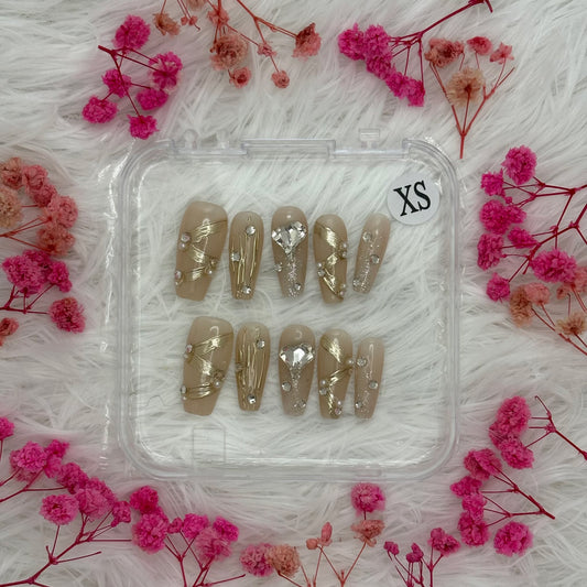 10-Ice Pearl Heart |Daily Wear Nails