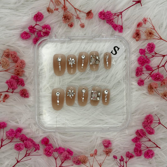 27-Nude Diamond Dust | Daily Wear Nails