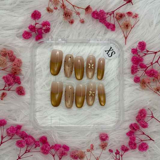 15-Golden Beige Polka | Daily Wear Nails