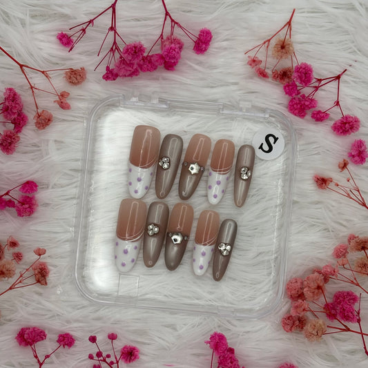 63- Retro Polka | Daily Wear Nails