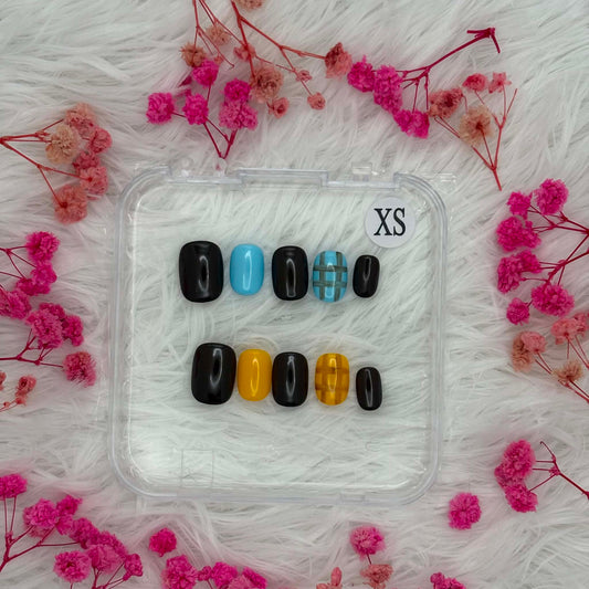 35- MidNight Plaid | Daily Wear Nails